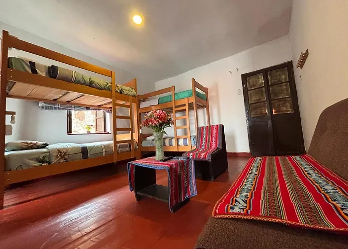 Morenas Backpackers Albergue *